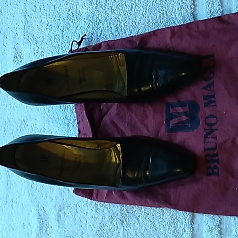 Bruno Magli black pumps